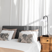 Lámpara Violacea Base Fierro Mesa (75cms de alto)