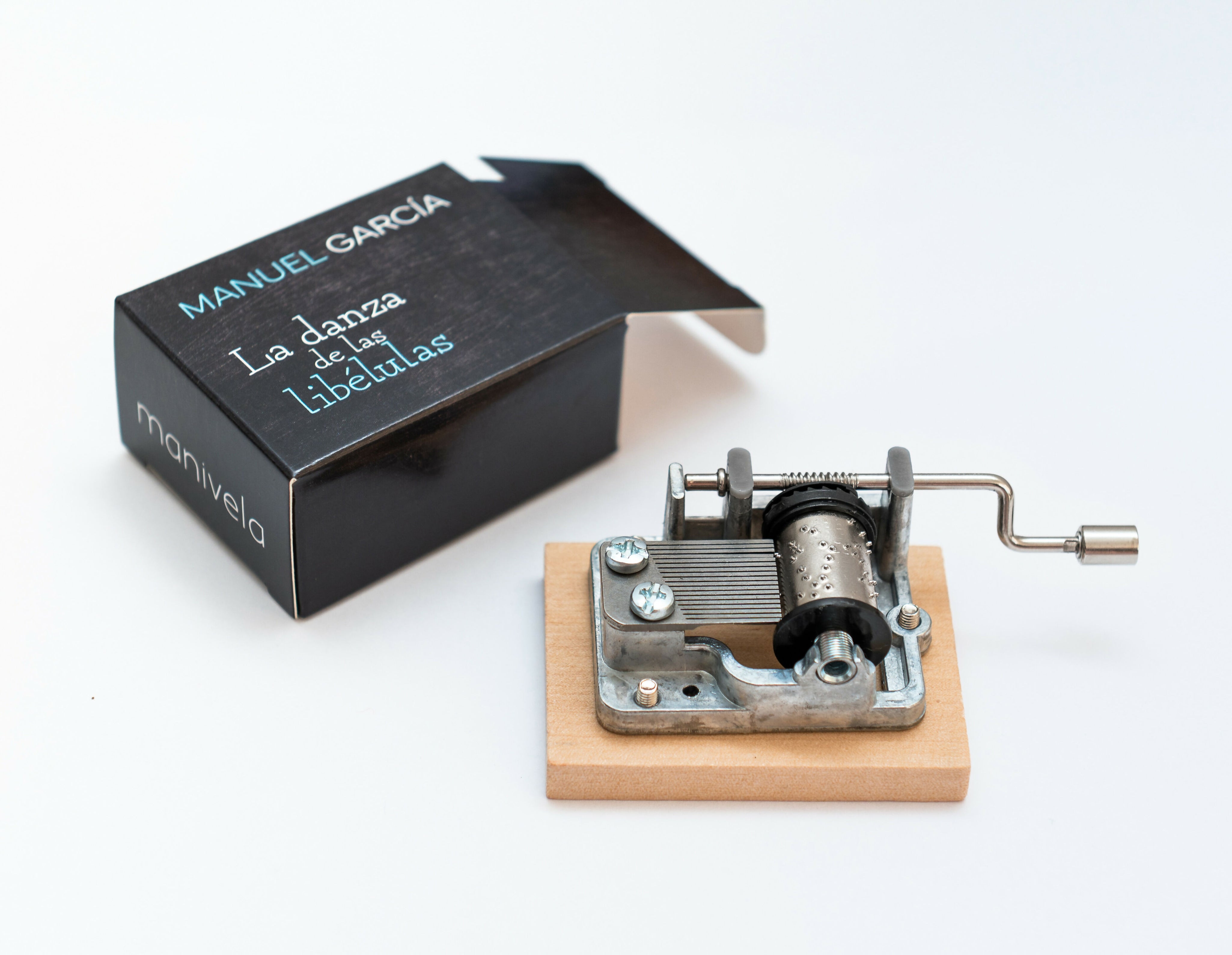 mecanismo y caja de cartón 34