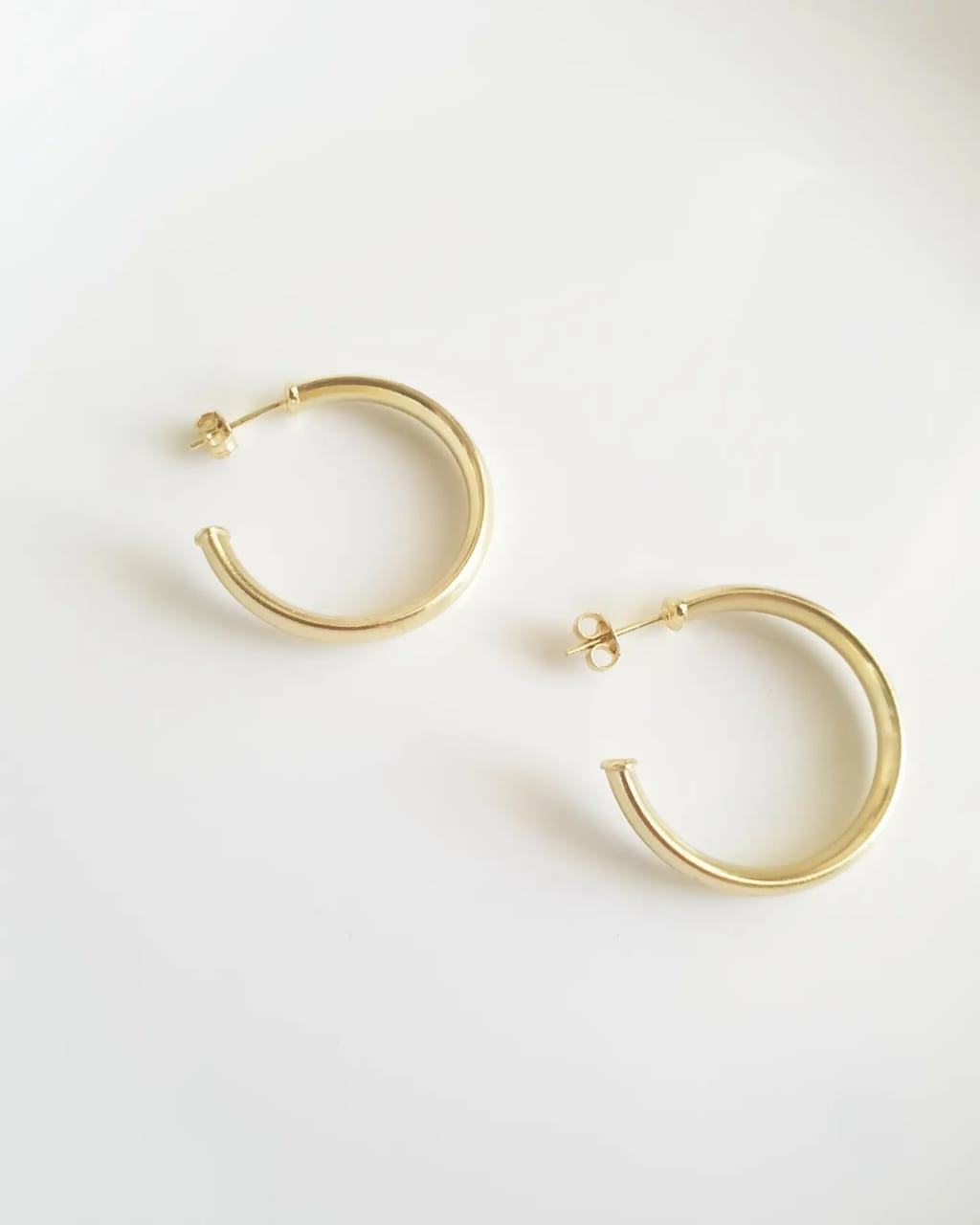 ARGOLLAS SOFÍA 30MM BAÑO ORO