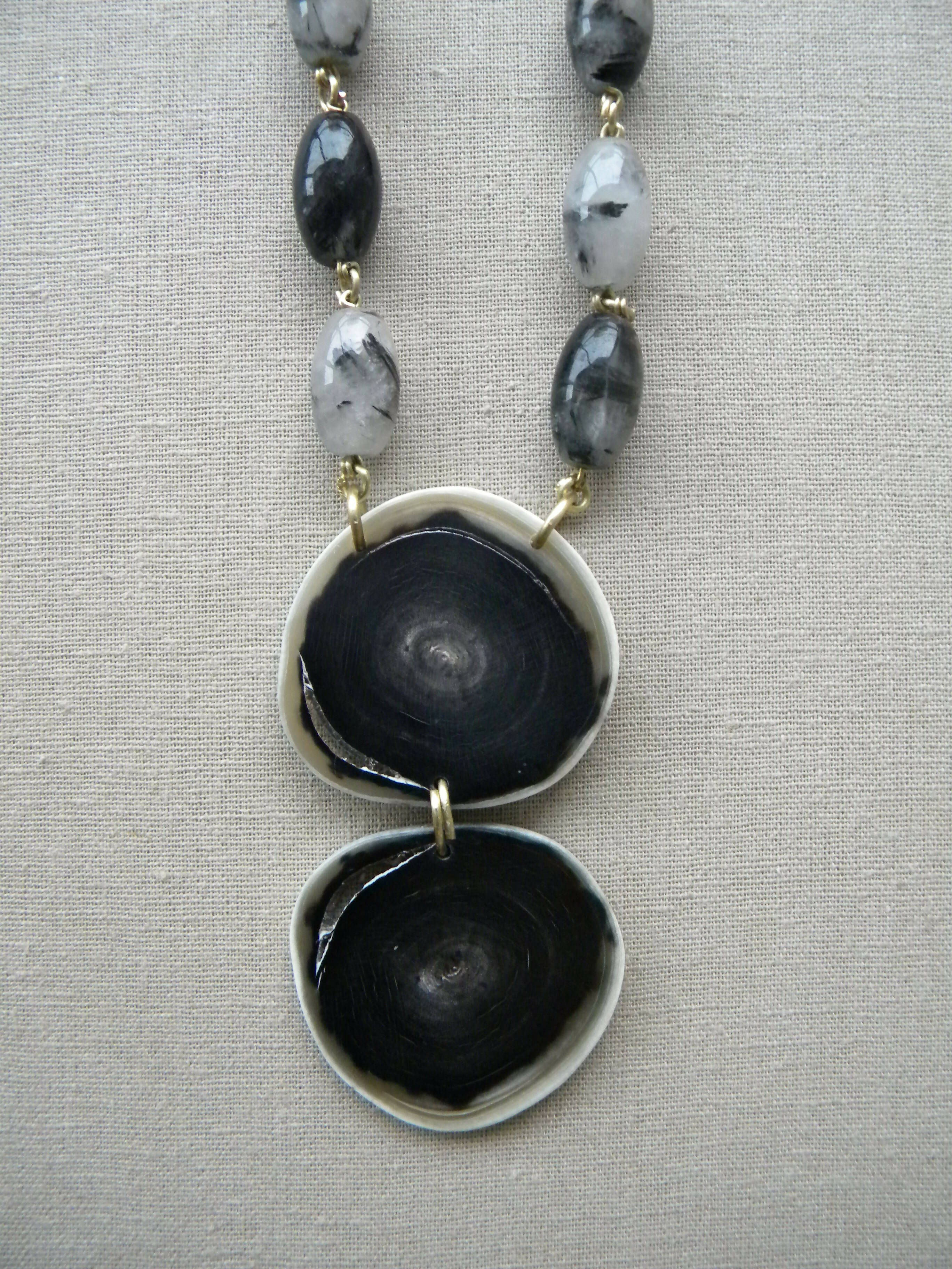 COLLAR LARGO CUARZO TURMALINA Y CUERNO NEGRO