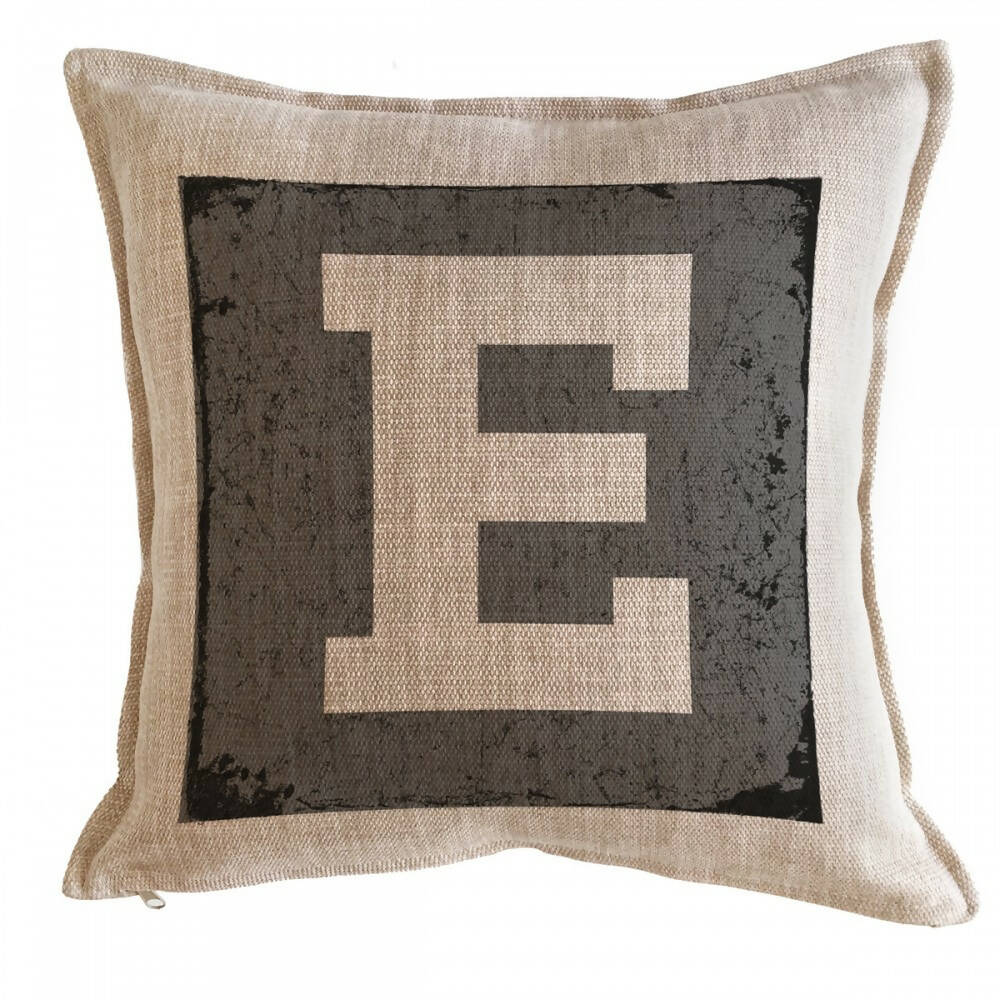 Cojín Letra Fondo Gris