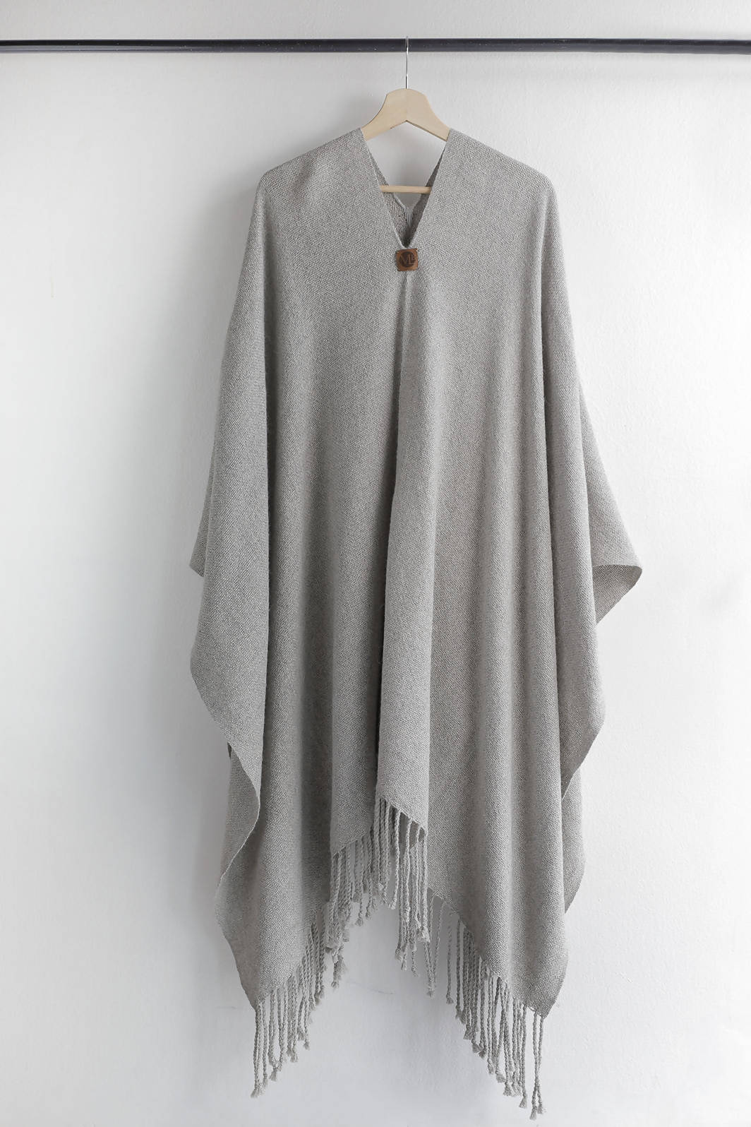Poncho Alpaca color Gris