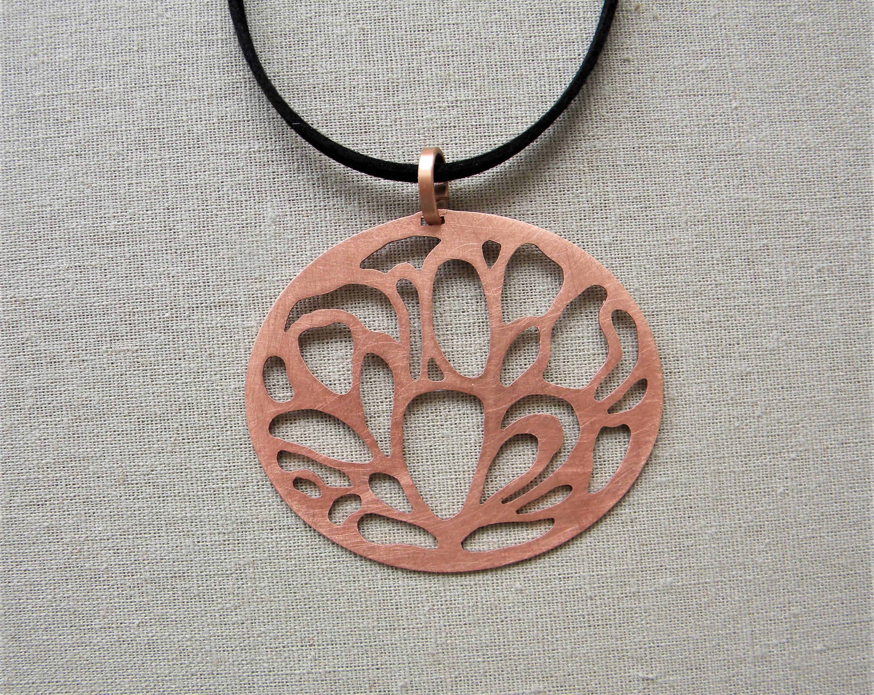 COLLAR COBRE OVALADO GAMUZA