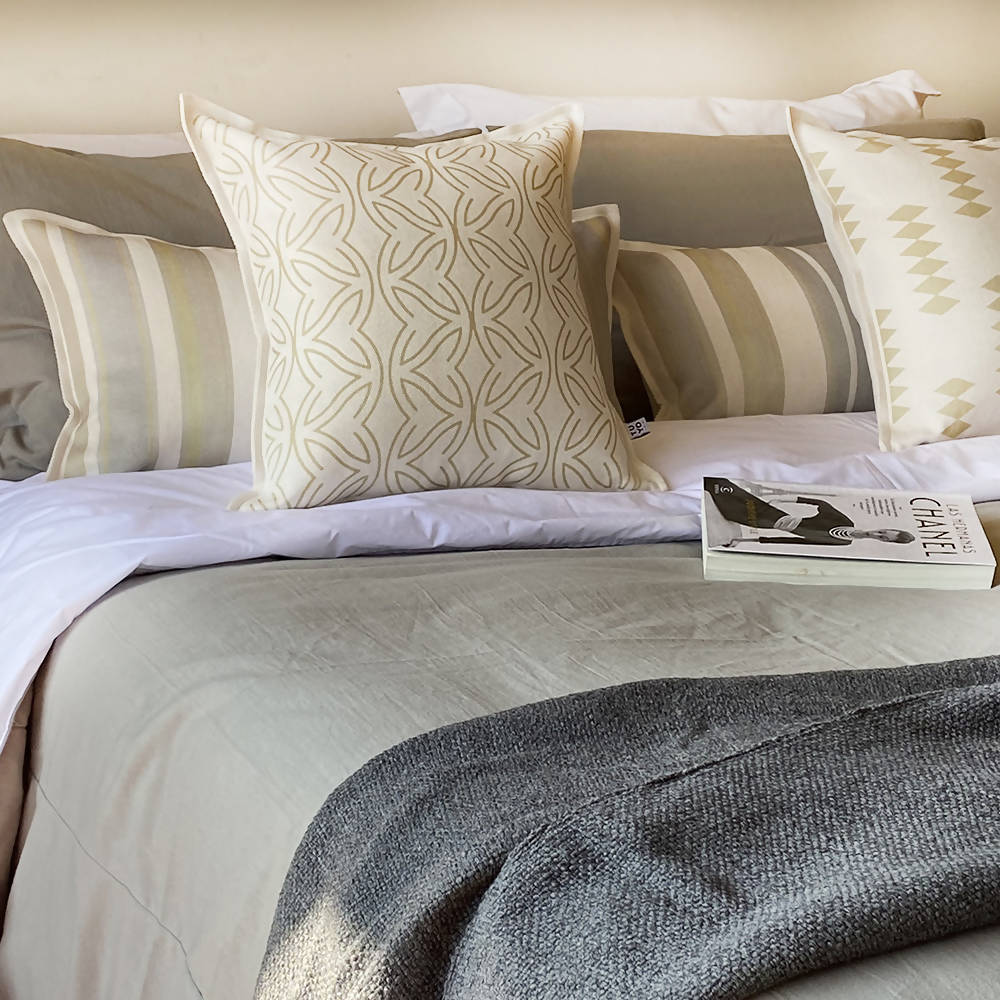 Cojín Cadena Oro - 45 x 45