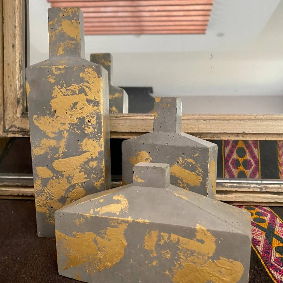 3 BOTELLONES ESCULTURALES DE HORMIGÓN, COLECCIÓN WOLK