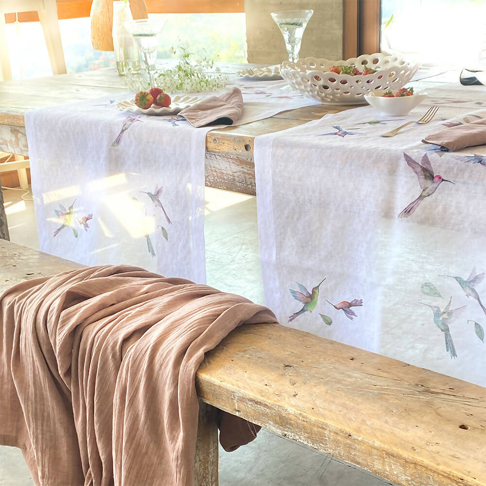 Camino de mesa velo organza Picaflores