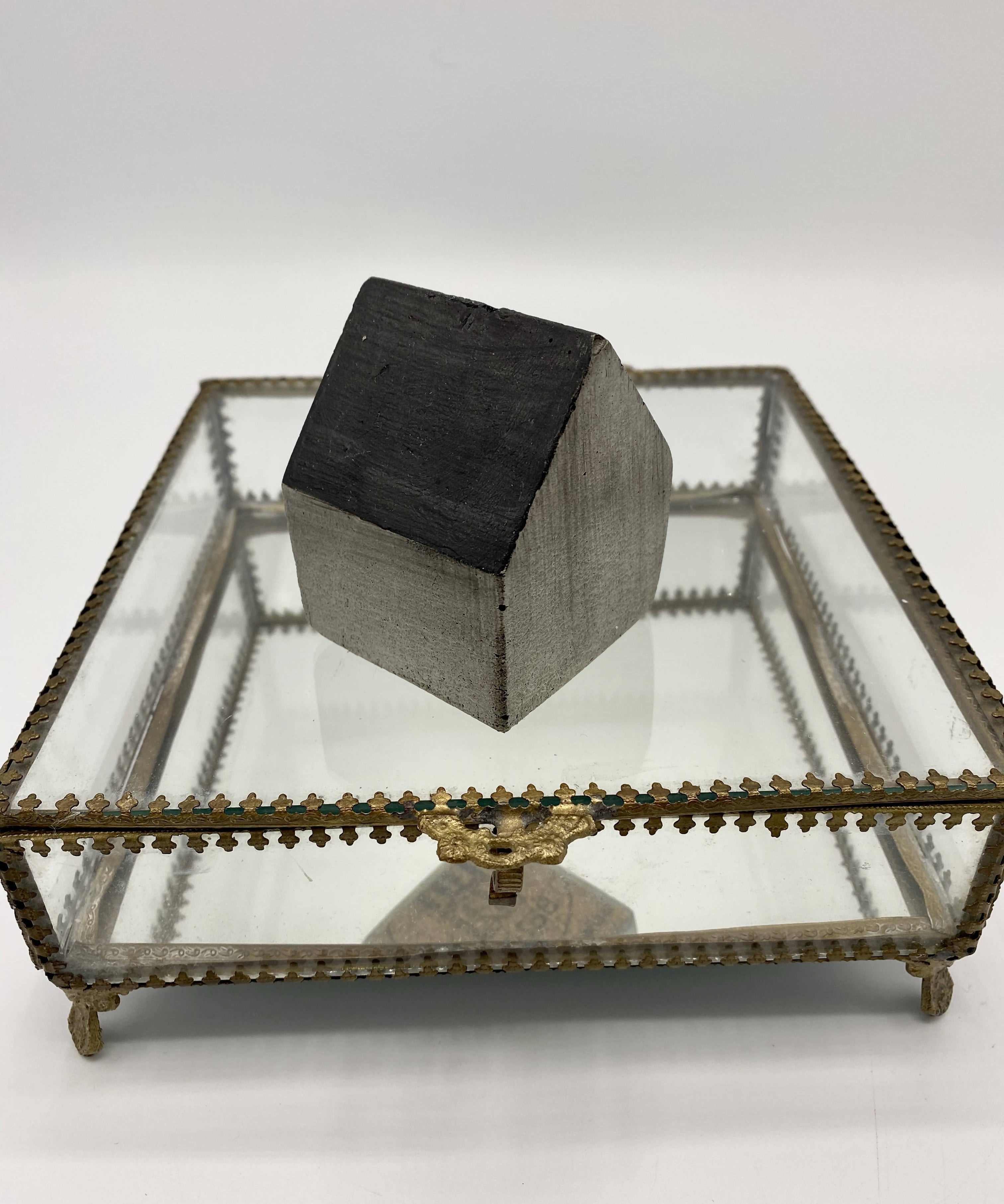 CASITA HEM DE HORMIGÓN COLOR