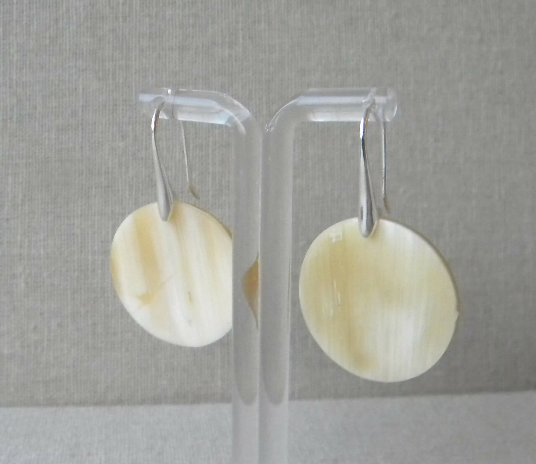 ARO PLATA GANCHO CÍRCULO CUERNO CLARO