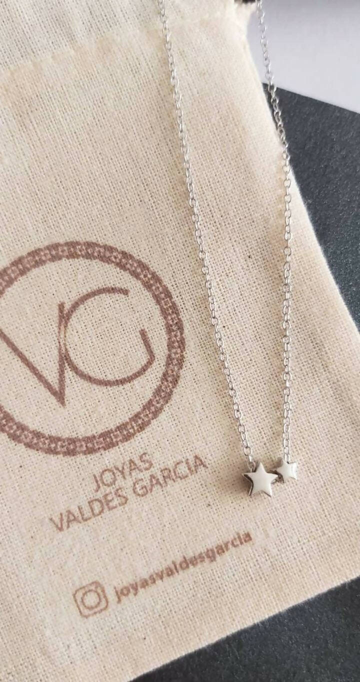 Cadena con 2 estrellas plata