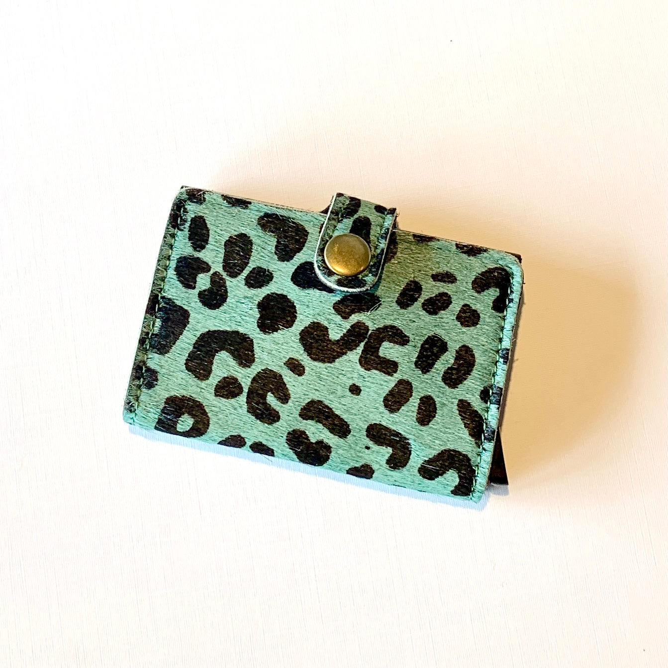 Billetera con broche Animalprint verde