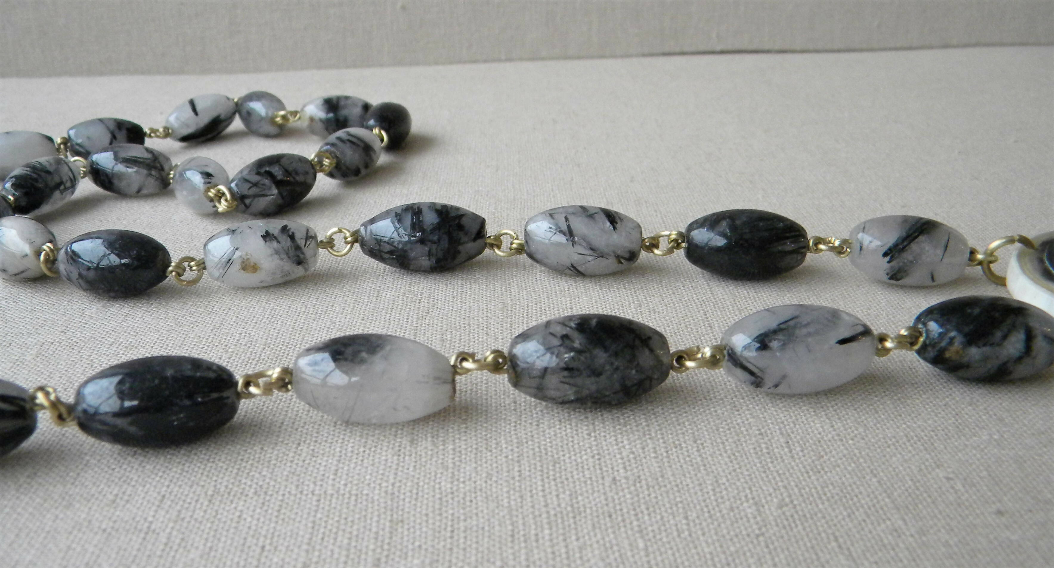 COLLAR LARGO CUARZO TURMALINA Y CUERNO NEGRO