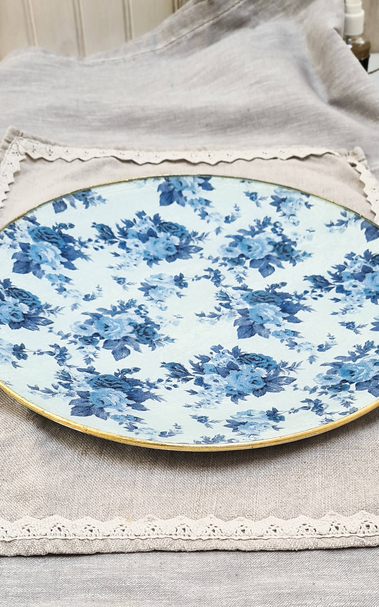 Plato Fondo Flores azules redondo