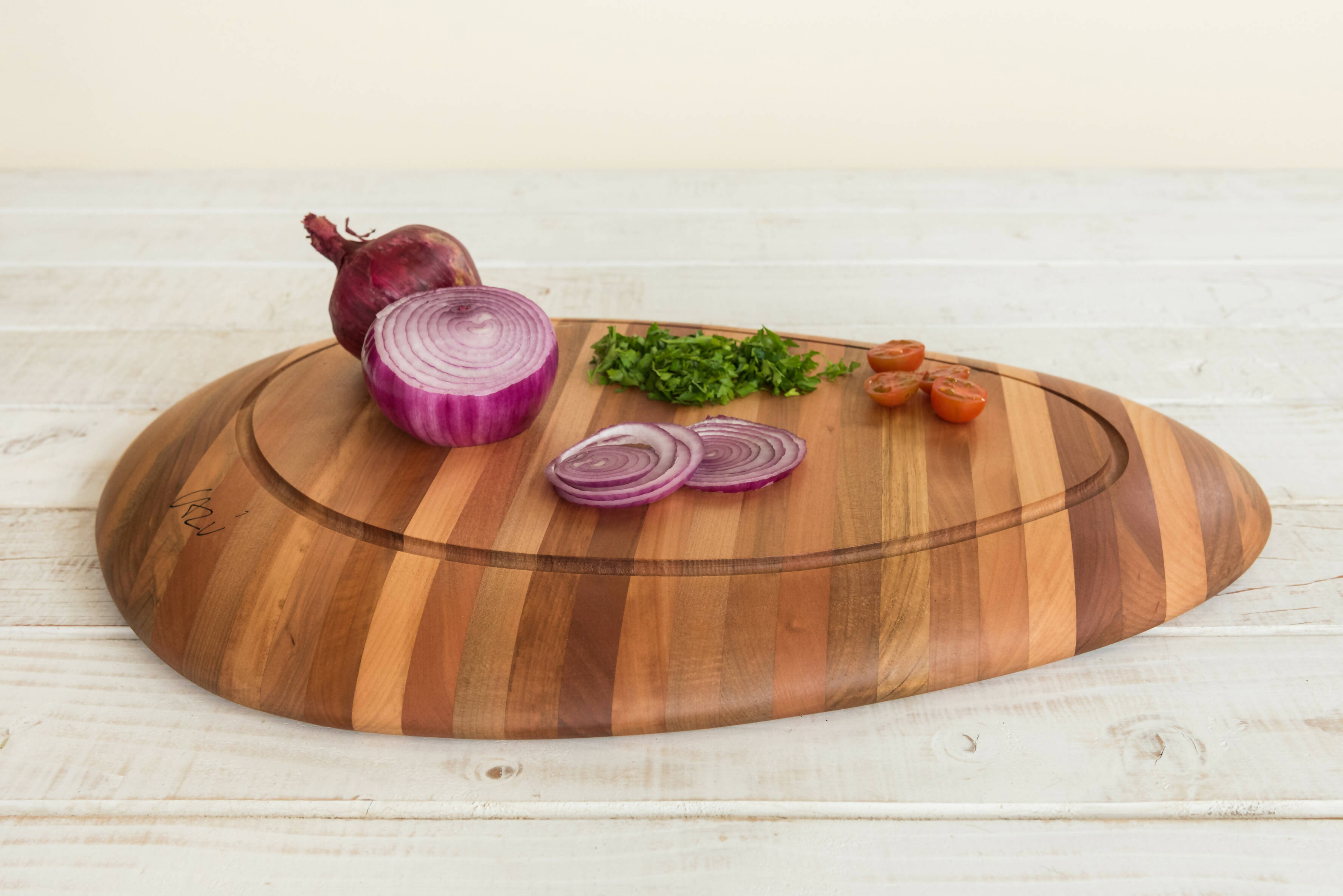 Tabla de corte ALMA by Cazu Zegers