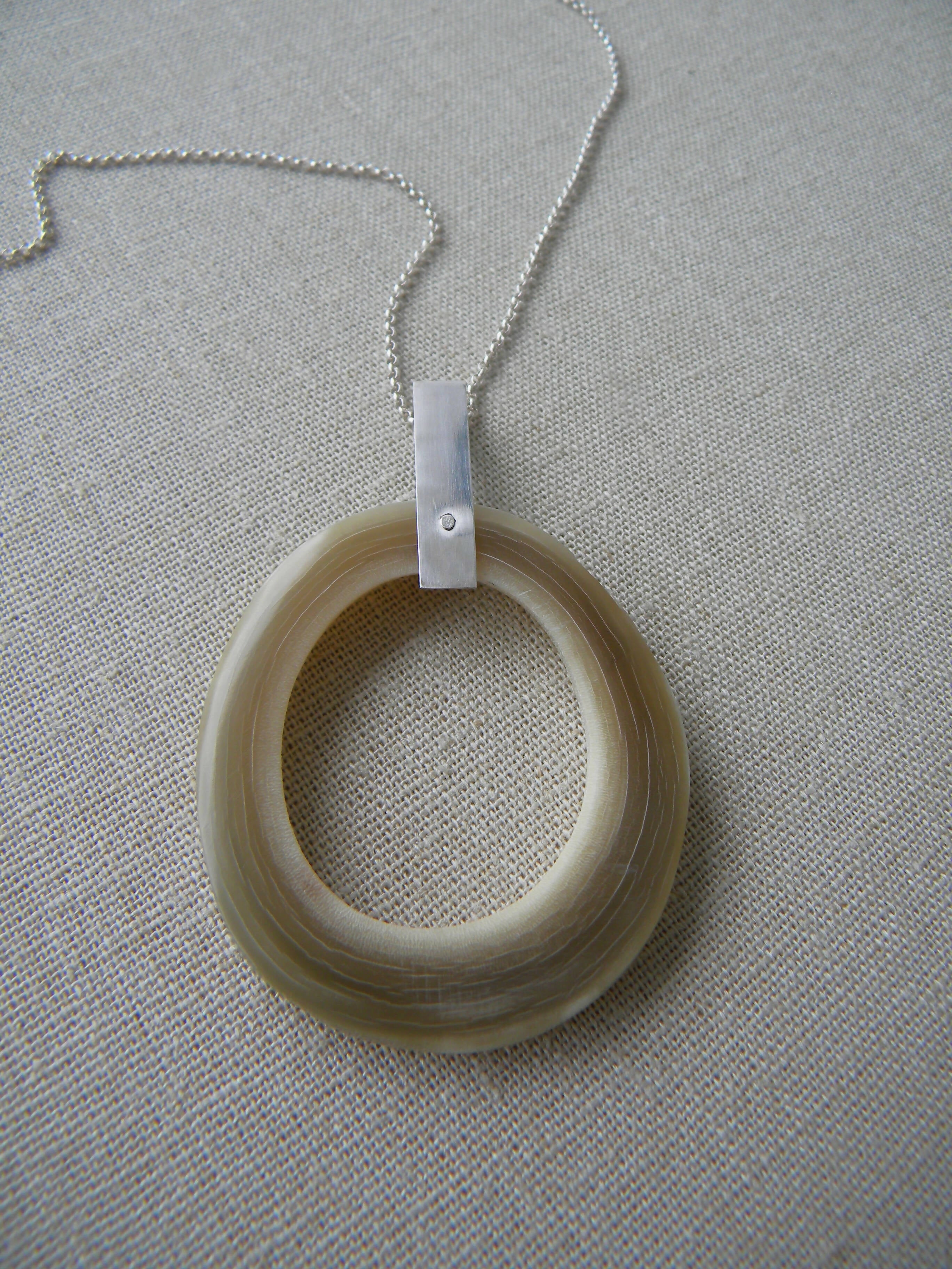 COLLAR CADENA PLATA ARGOLLA CUERNO PALO