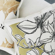 Cojín Flores en Neutro 2 - 45 x 45