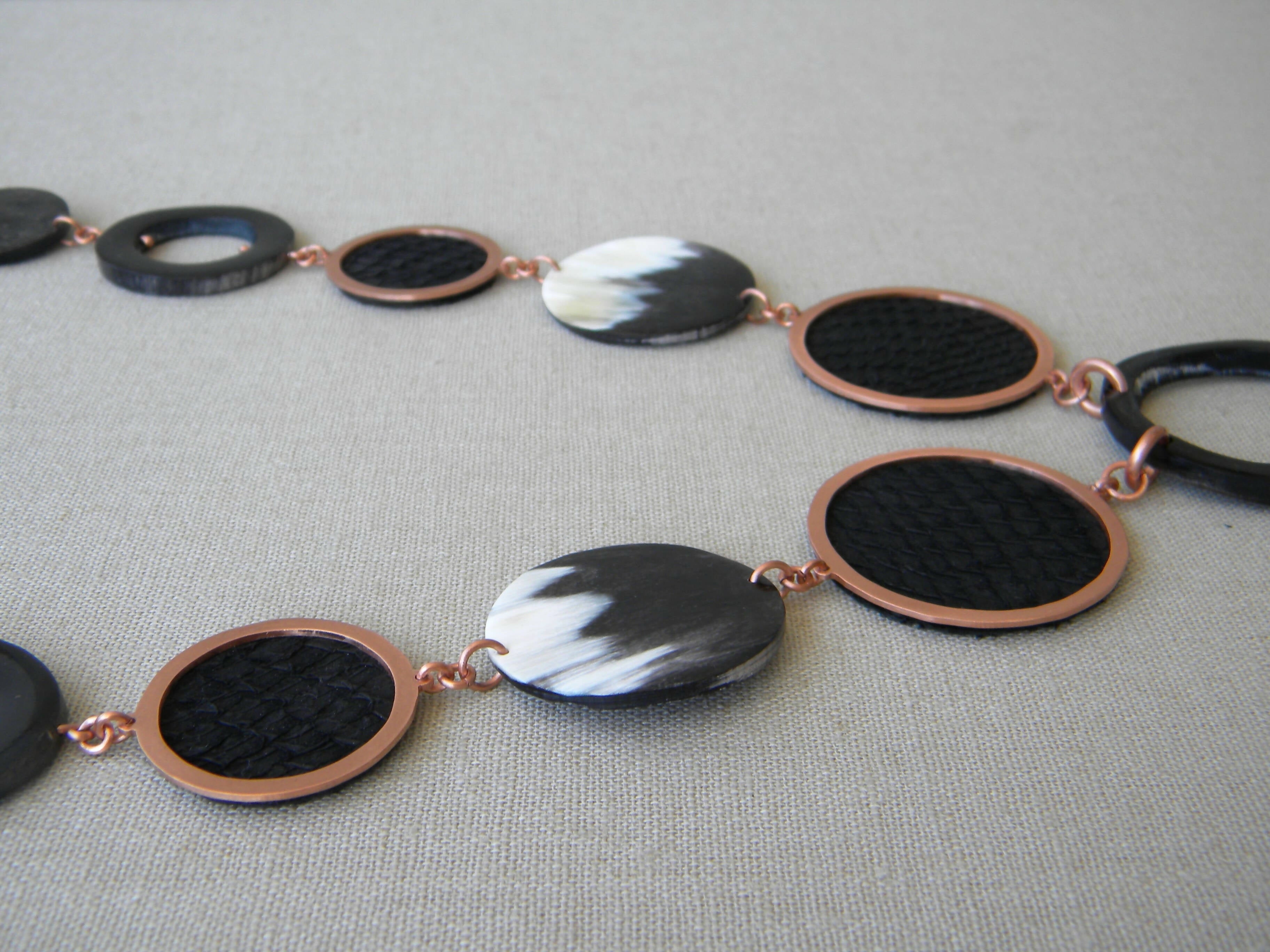 COLLAR COBRE CÍRCULOS SALMÓN Y CUERNO