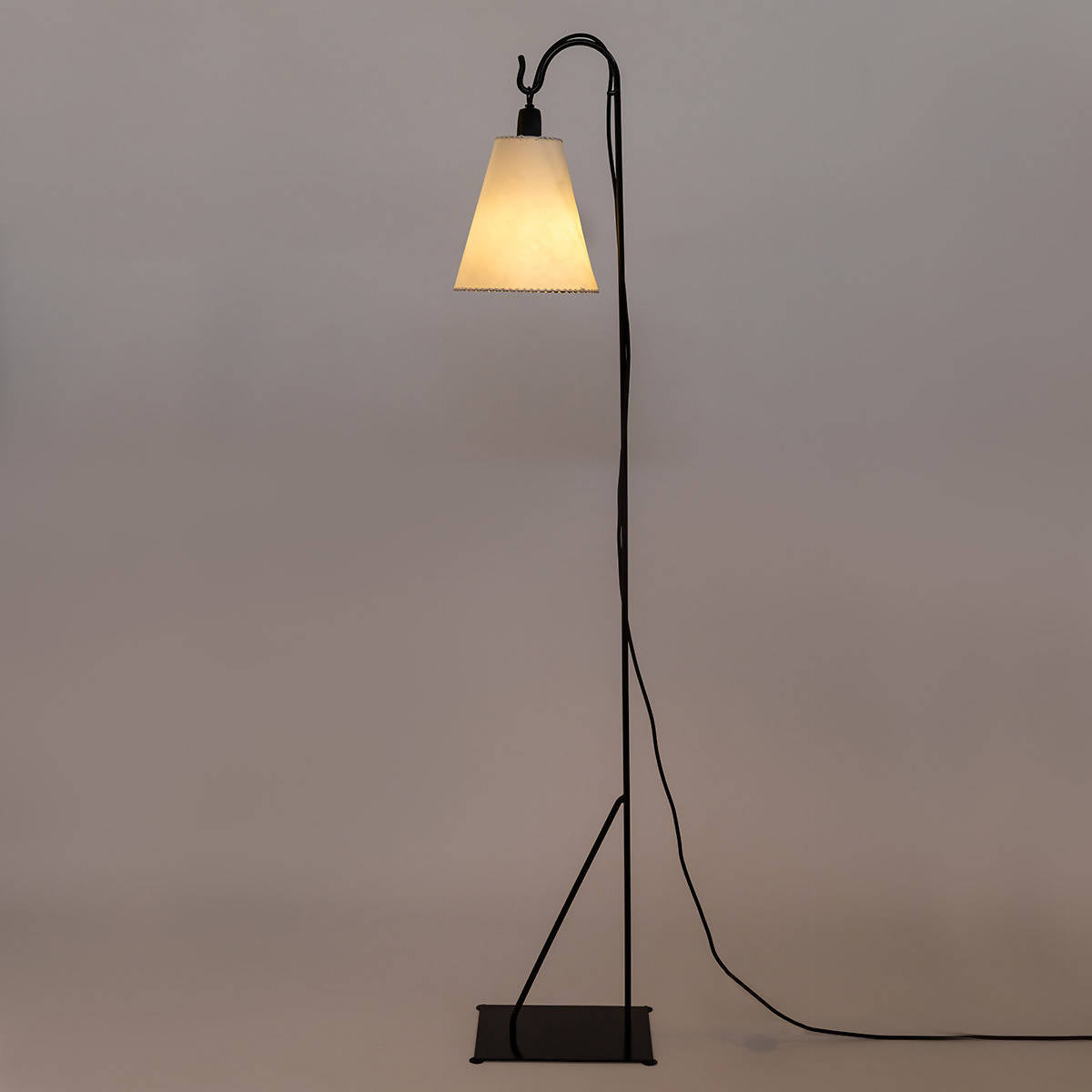 Cencerro Pergamino Base Fierro Pie