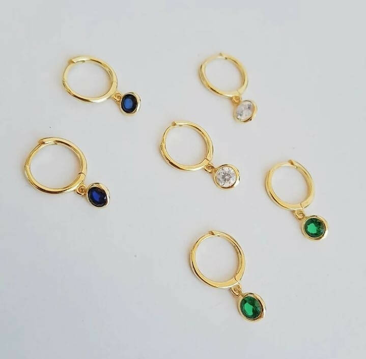 ARGOLLAS CON CIRCON COLGANDO BAÑO ORO