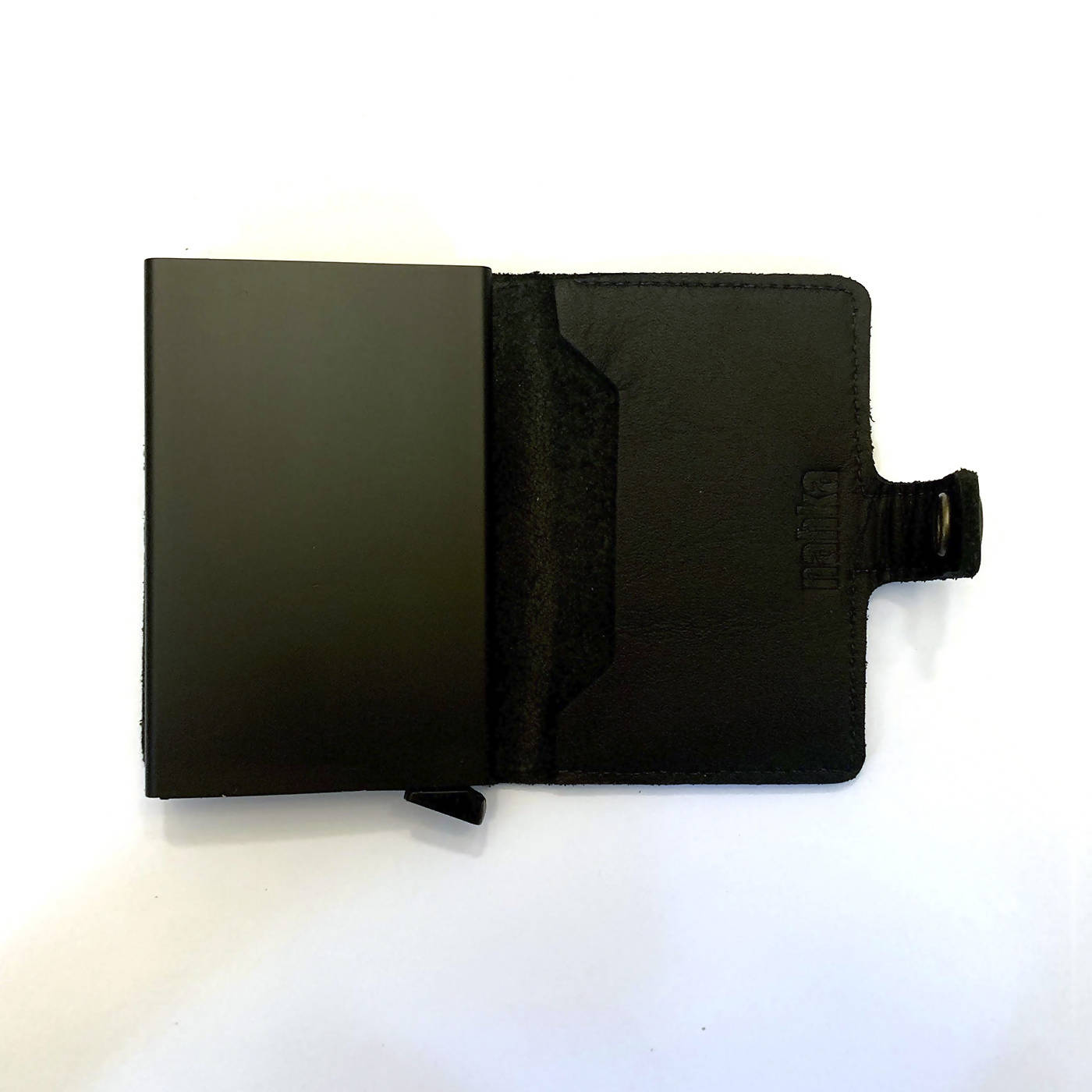 Billetera negra con textura con broche