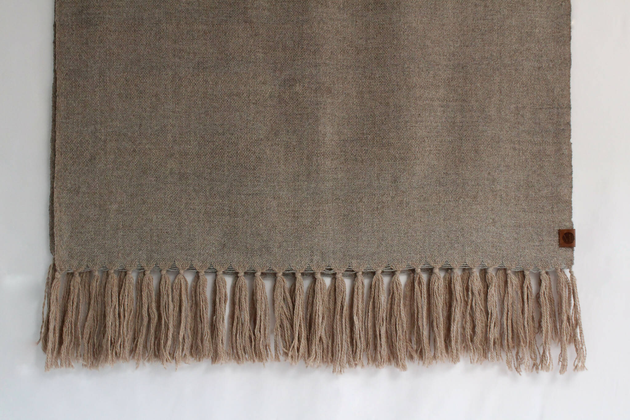 Piecera Queen Alpaca color Rosillo con Gris