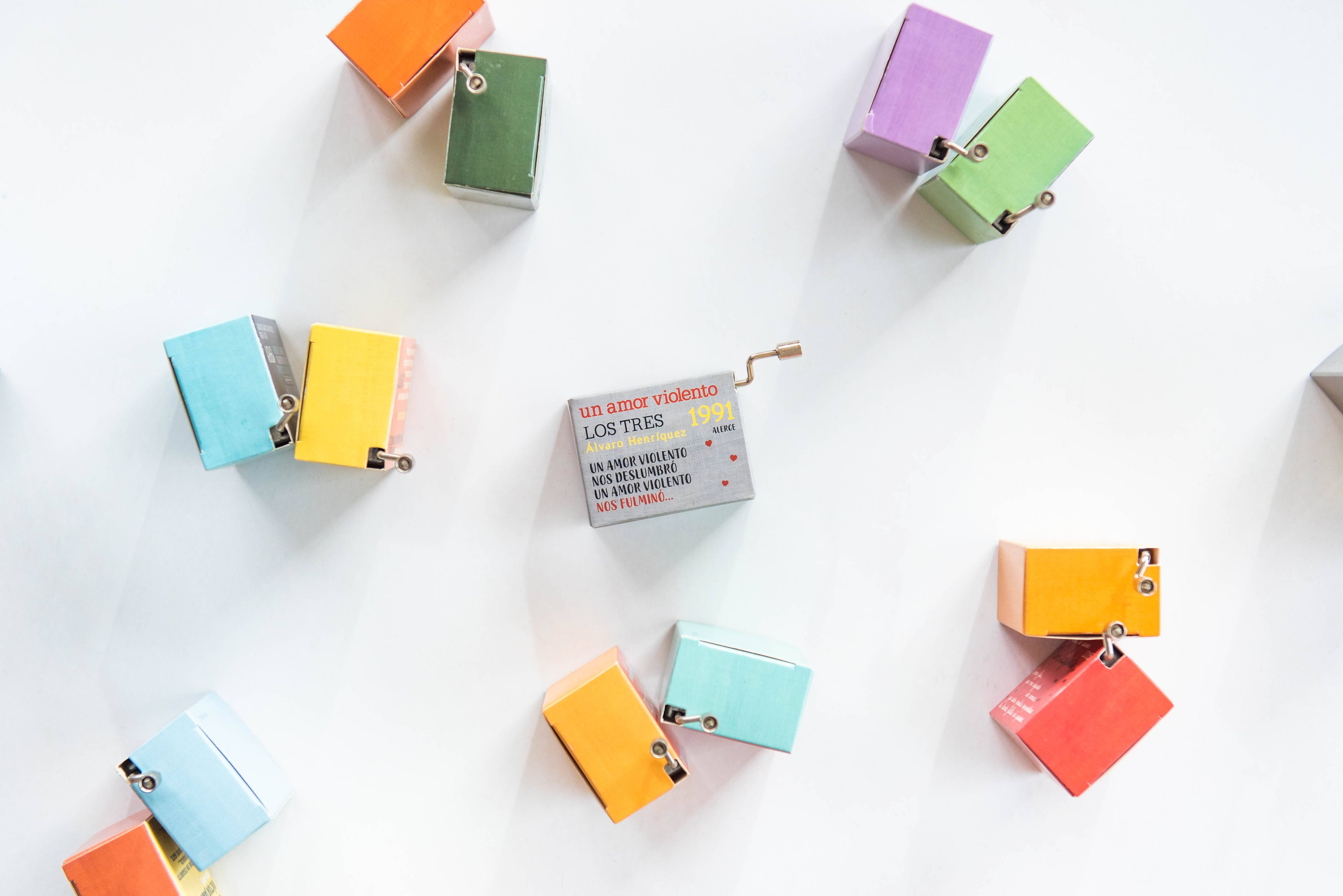 Cajita musical Un amor violento