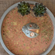 BANDEJA DECORATIVA DE HORMIGON, COBRE CON LAMINAS METALICAS