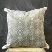 Cojín Batik Aqua - 60 x 60