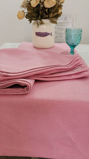Camino de mesa de lino tono rosado pastel