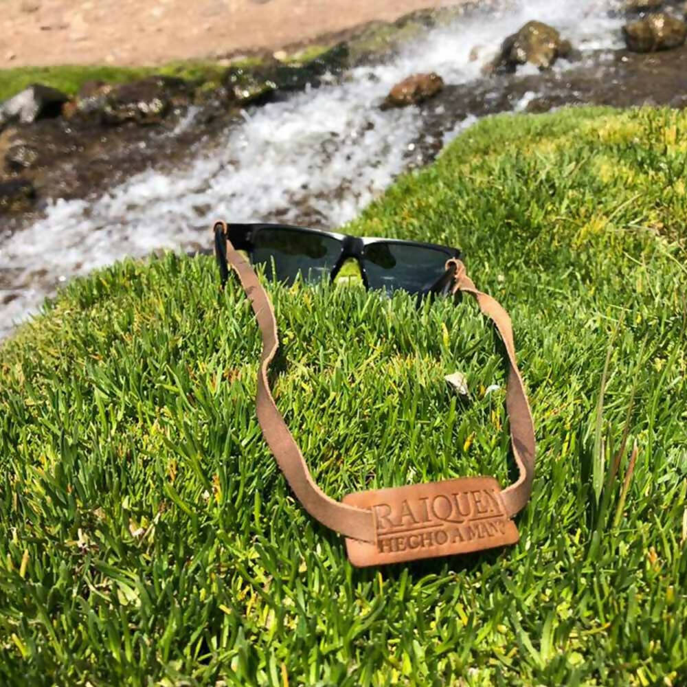 Strap porta anteojos cuero
