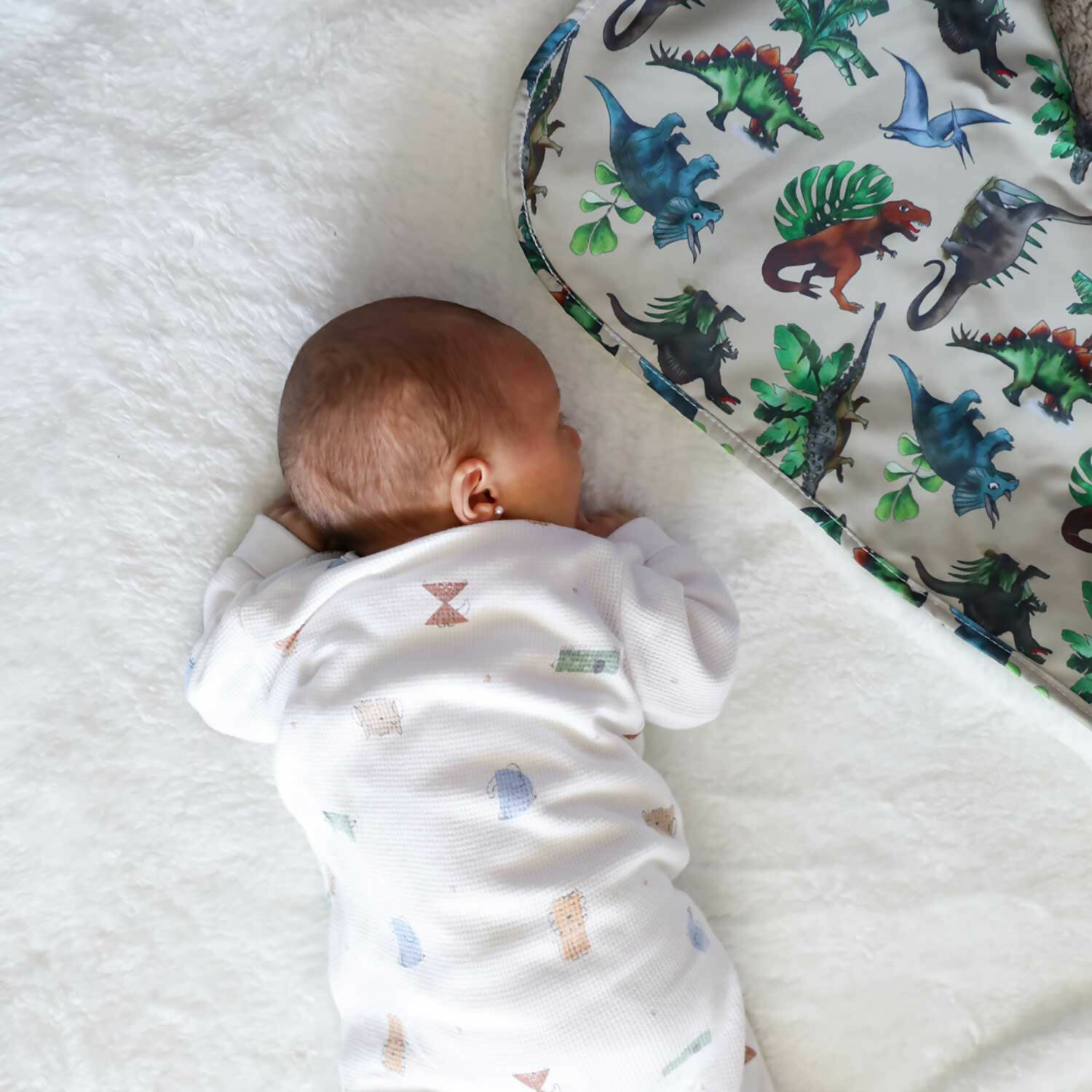 Manta bebé infantil con polar 120 x 90 cm dinosaurios Paper Home
