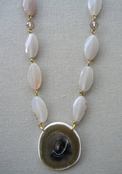 COLLAR LARGO ÁGATAS BLANCAS Y HUMO