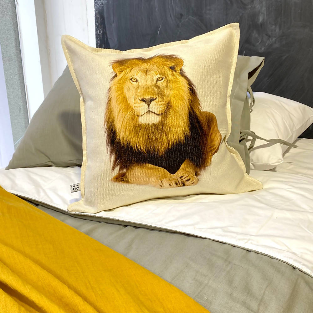 Cojín León - 45 x 45