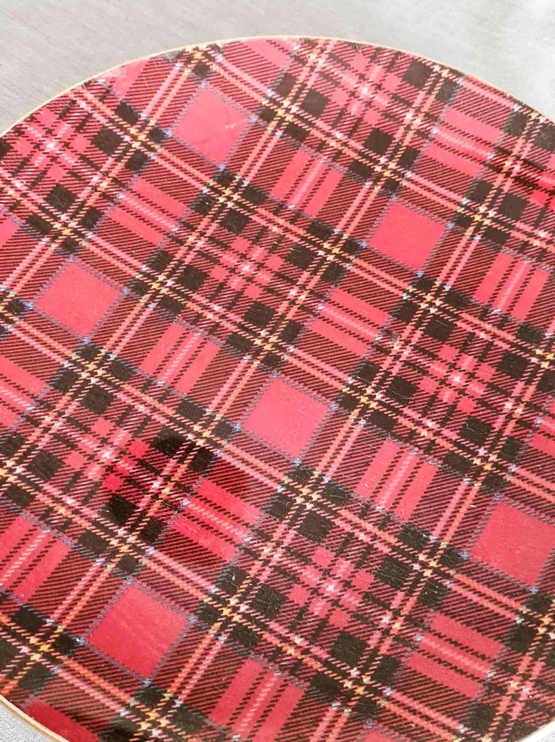 NAVIDAD Plato 30 cm escocés redondo