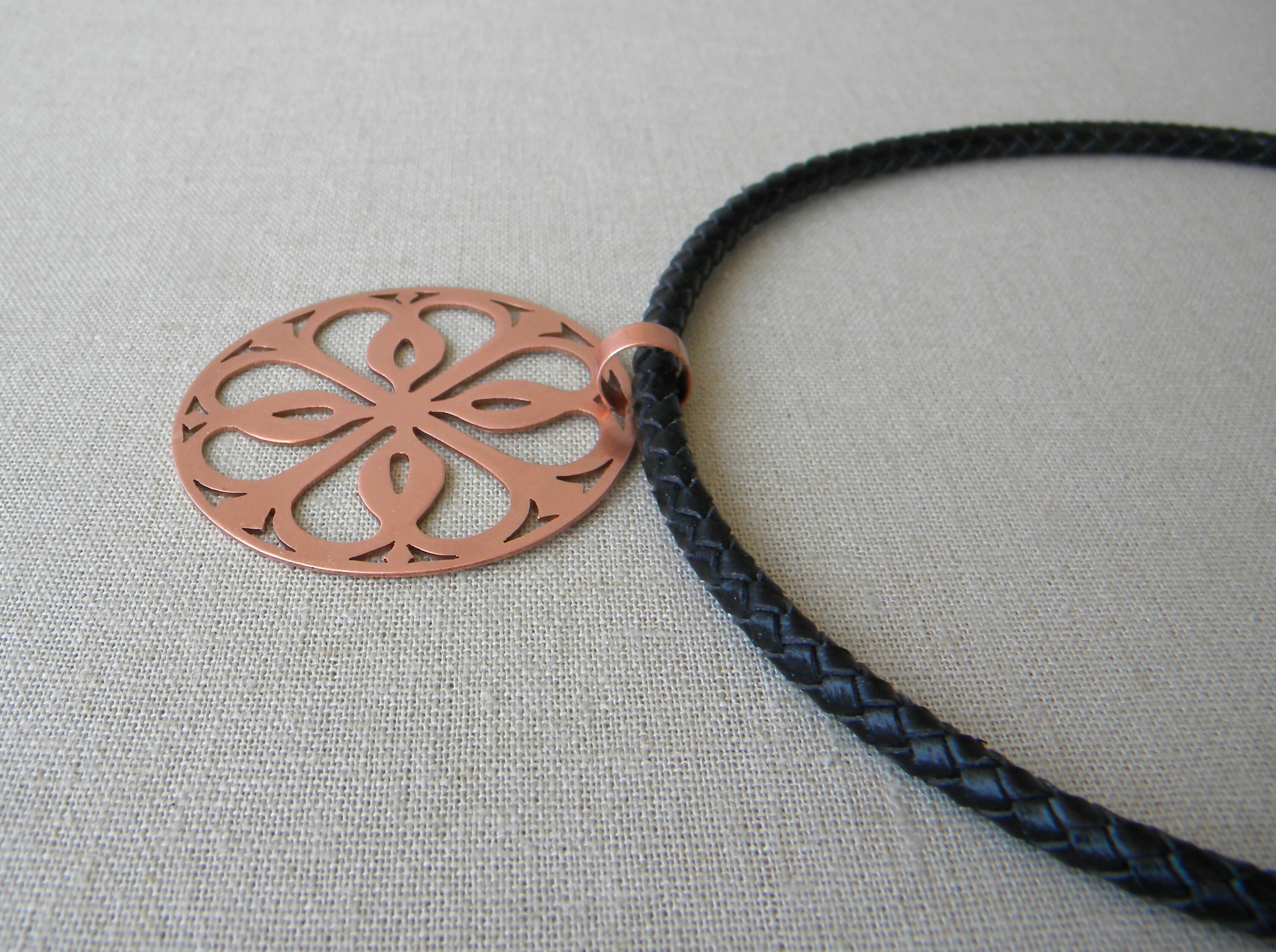 COLLAR COBRE CUERO TRENZADO NEGRO