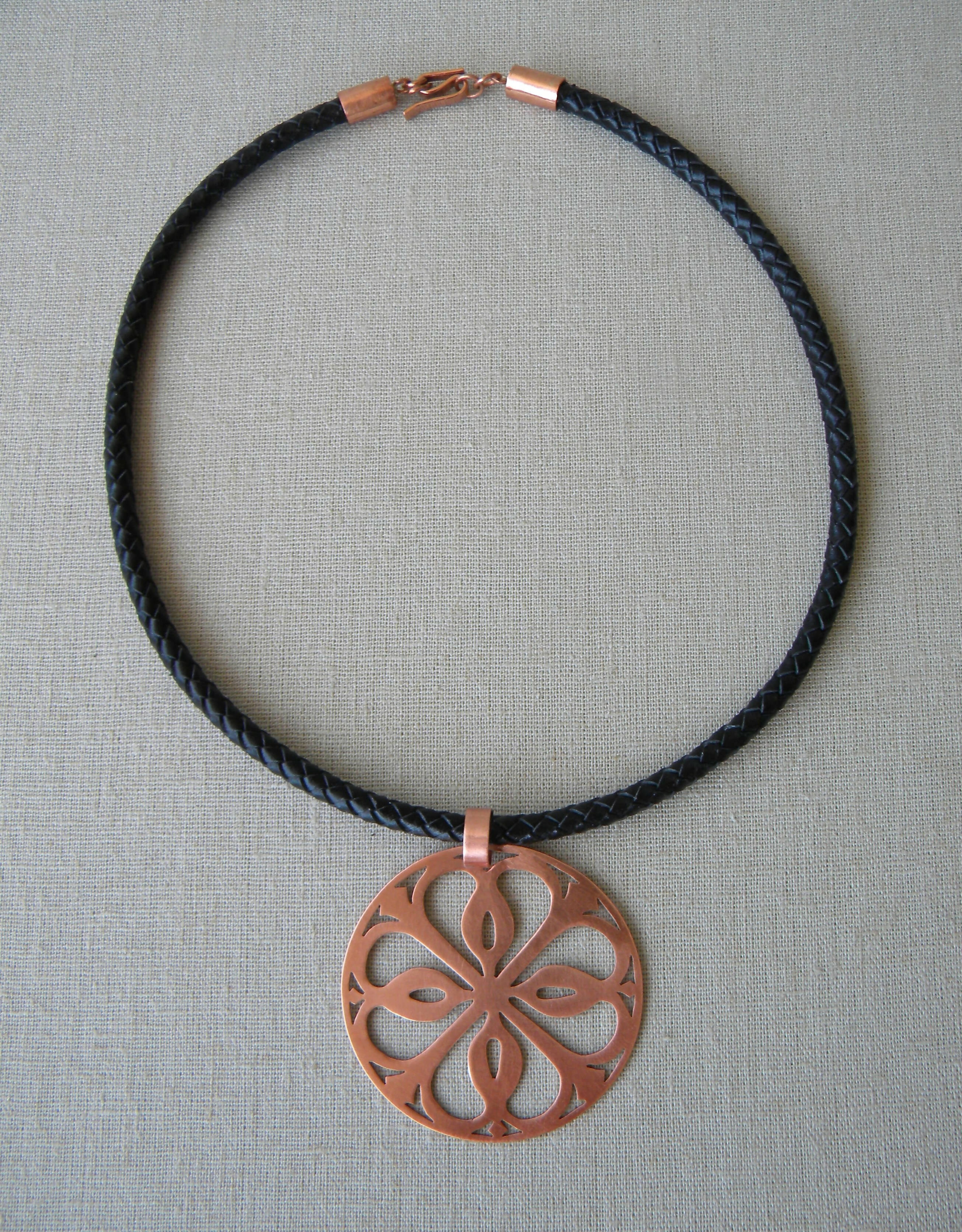 COLLAR COBRE CUERO TRENZADO NEGRO