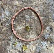 tobillera cobre tejida