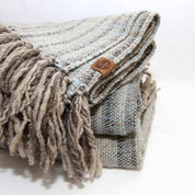 Piecera Queen de Oveja Gris y Alpaca Verde Agua