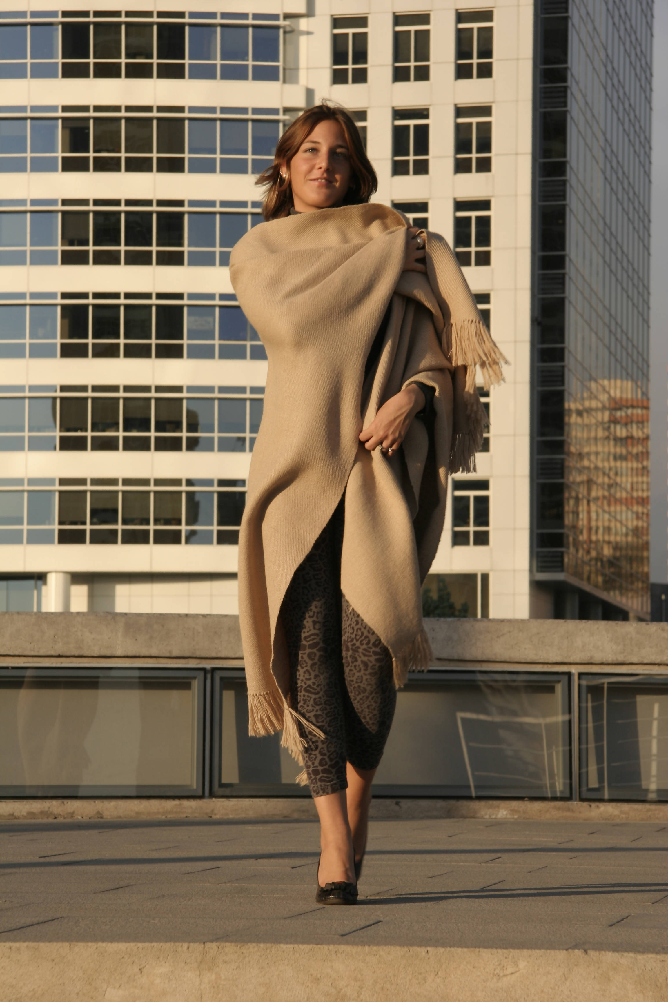 Ruana de lana 100% Baby Alpaca color Beige