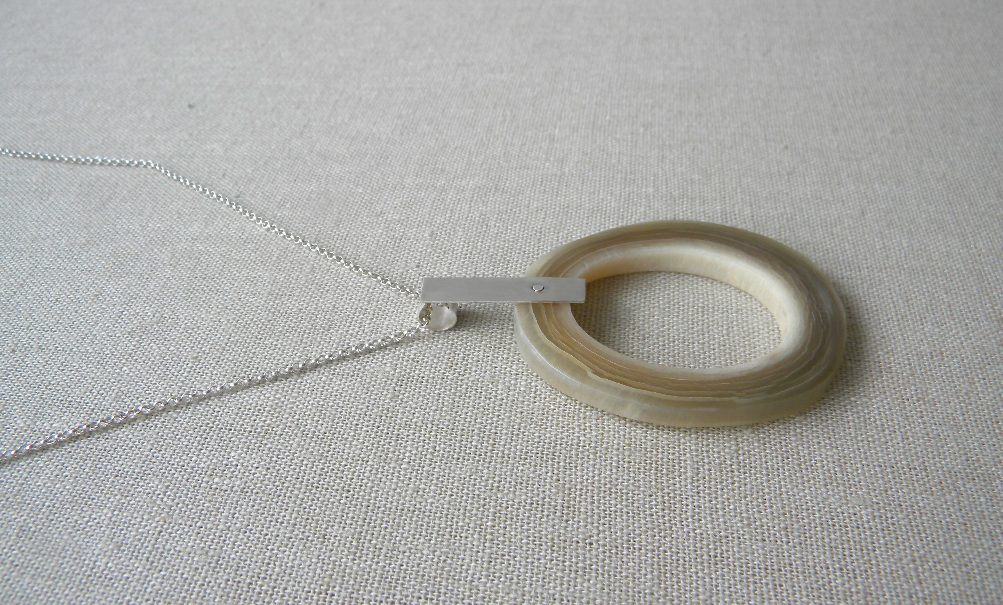 COLLAR CADENA PLATA ARGOLLA CUERNO PALO