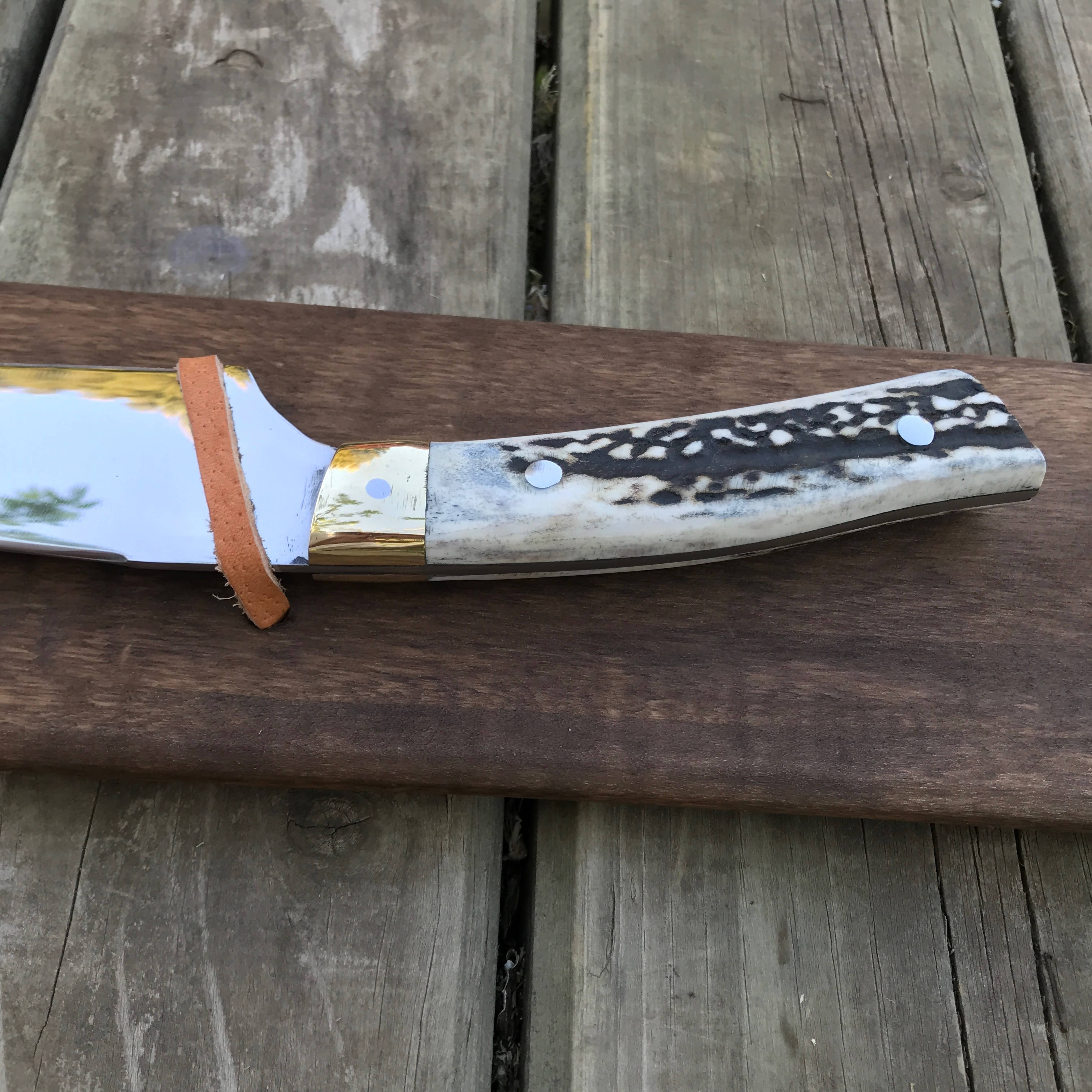 Cuchillo artesanal Bronce y Ciervo Rojo 36cm
