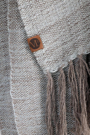 Piecera Queen de Oveja Gris y Alpaca Verde Agua