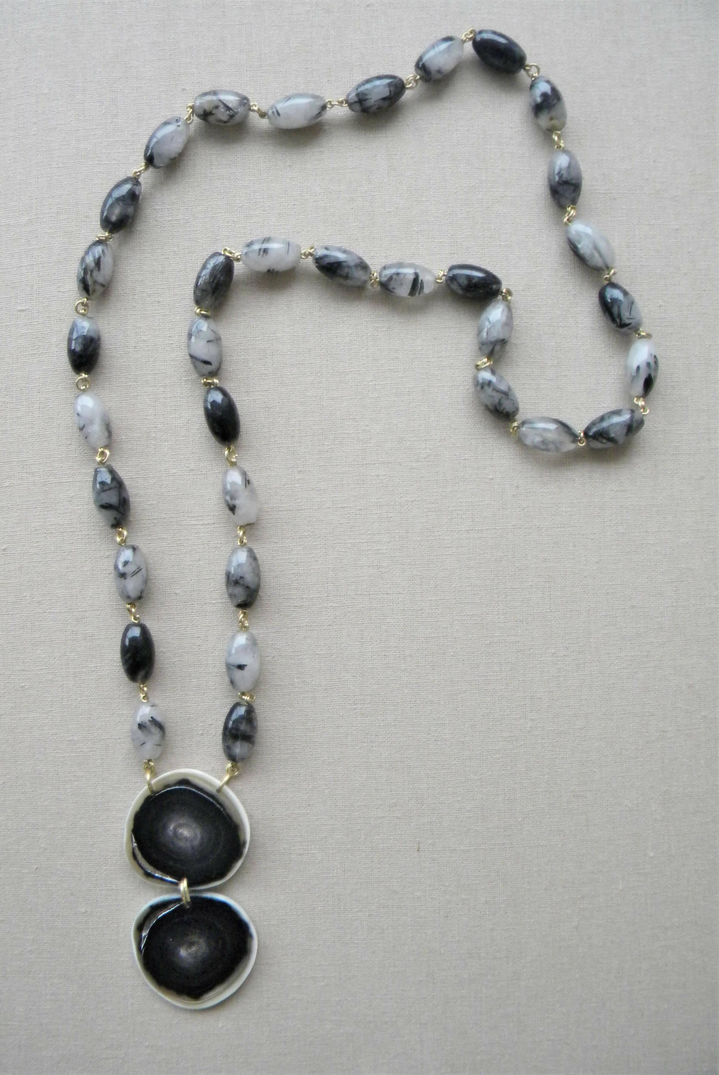 COLLAR LARGO CUARZO TURMALINA Y CUERNO NEGRO