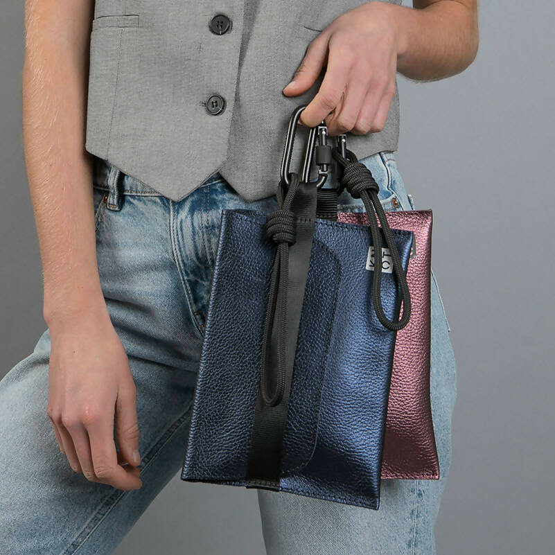 HANDKNOT Sobre / Azul Metálico / Negro