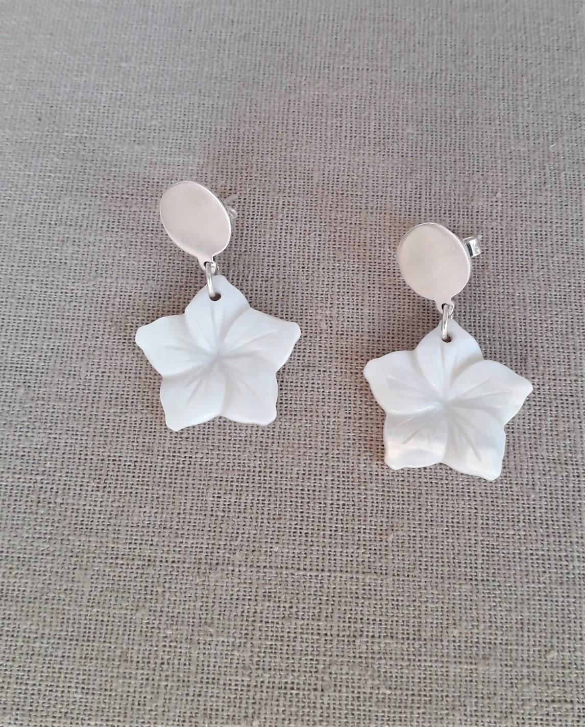 AROS PLATA FLOR NÁCAR CHICA