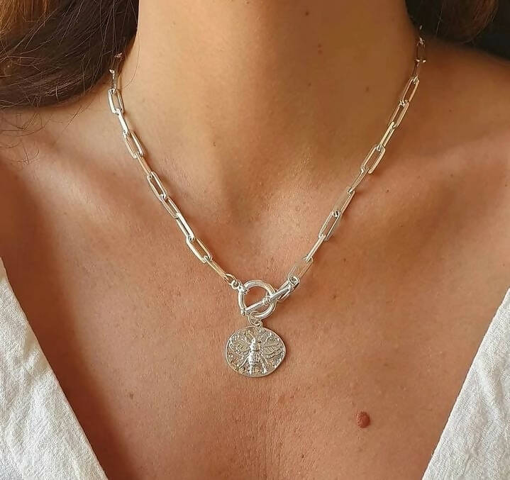 COLLAR ESLABONES CON ABEJA - BRONCE BAÑO PLATA