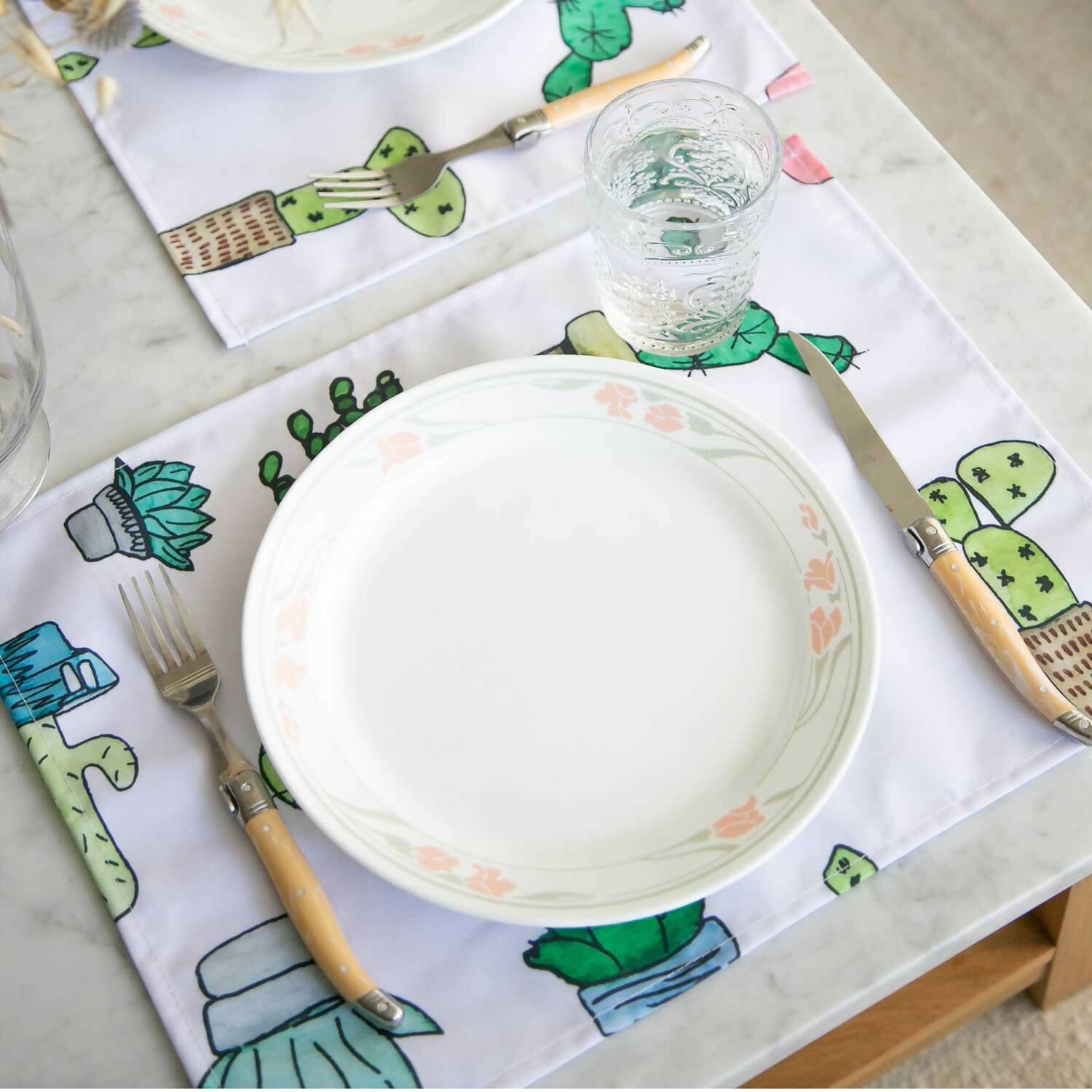 Set x 6 individuales anti manchas rectangulares cactus Paper Home