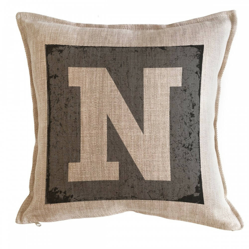 Cojín Letra Fondo Gris
