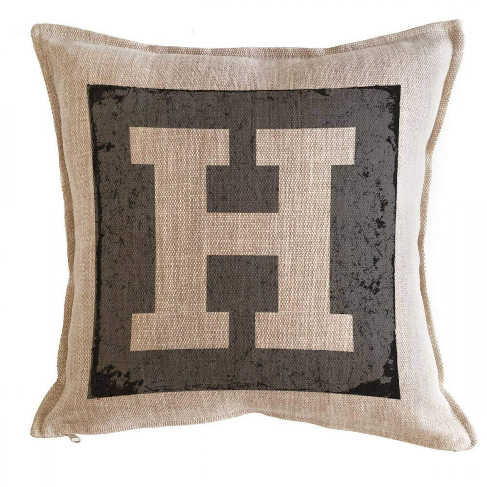 Cojín Letra Fondo Gris