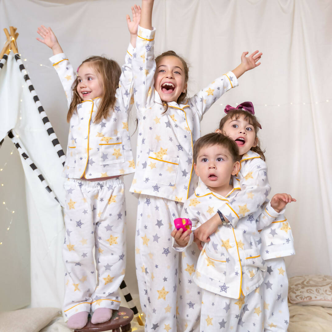 Pijama Infantil Estrellas Amarillas